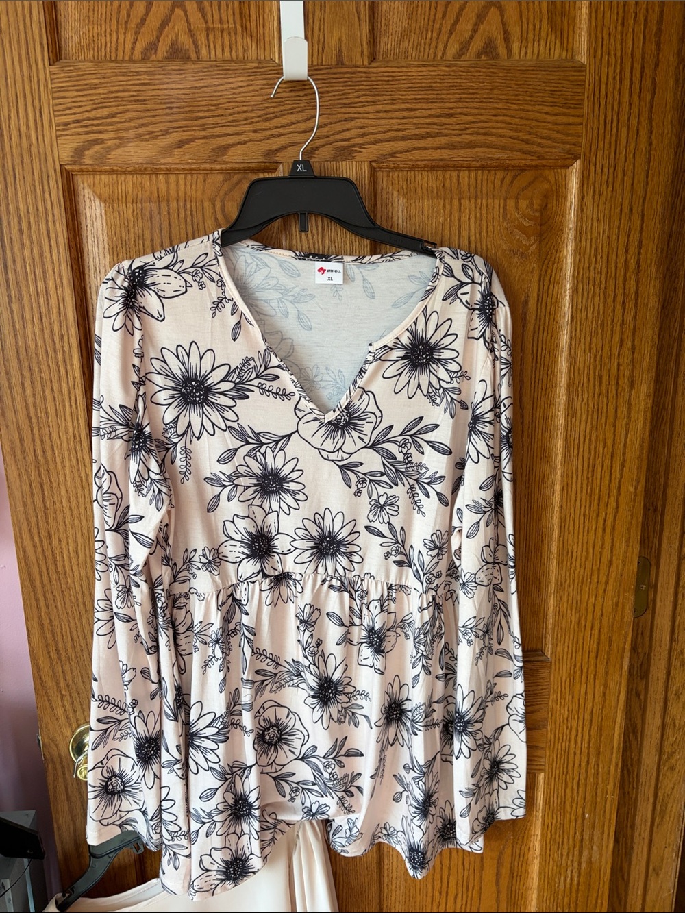 Amazon Essentials Beige Floral V-Neck Long Sleeve Blouse